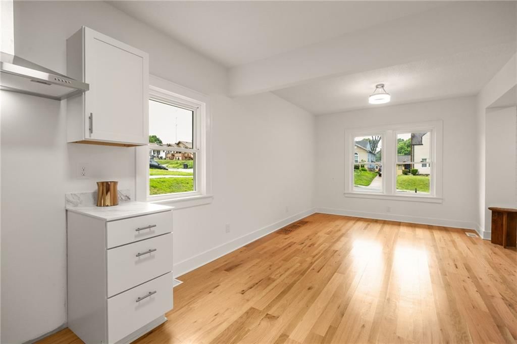 1226 Everett Avenue — photo 17