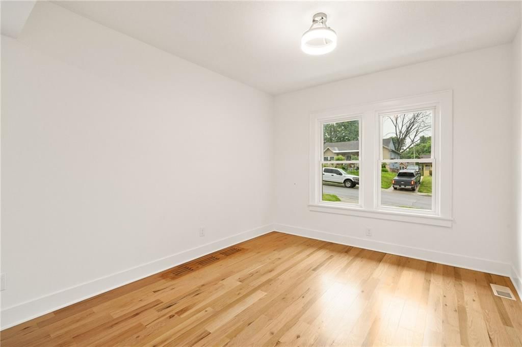1226 Everett Avenue — photo 19