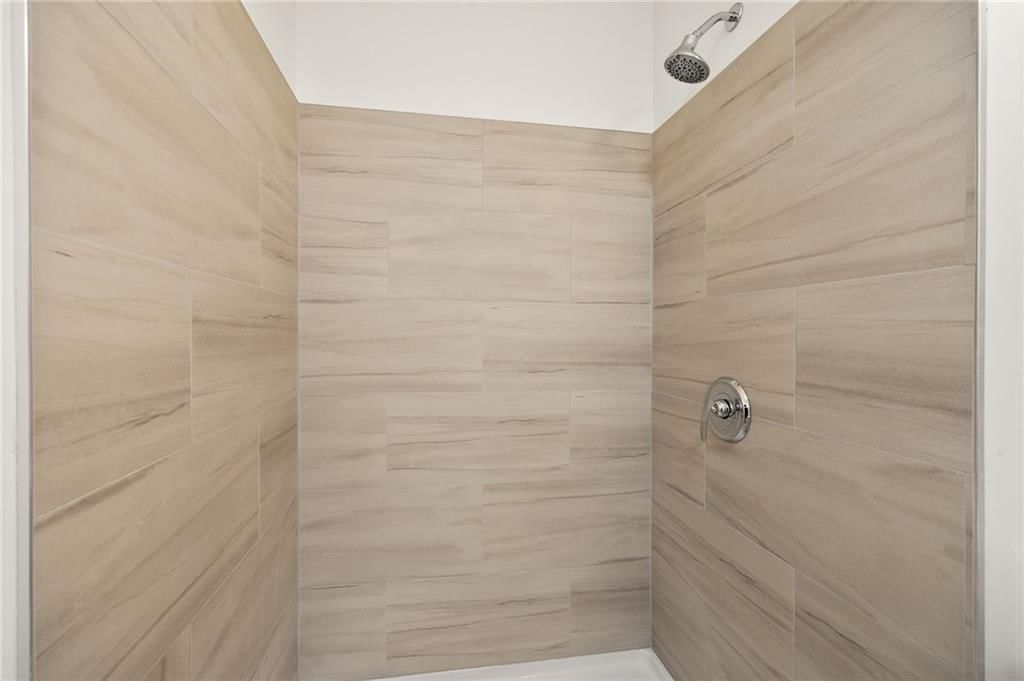 1226 Everett Avenue — photo 25