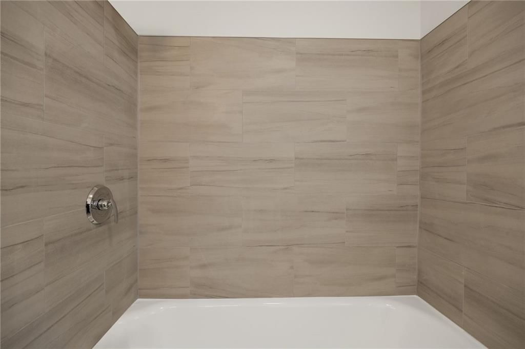 1226 Everett Avenue — photo 27