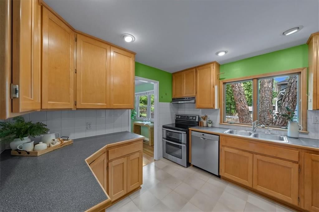 6221 Delmar Street — photo 11