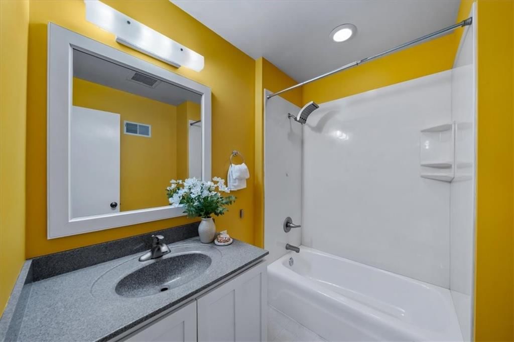 6221 Delmar Street — photo 18