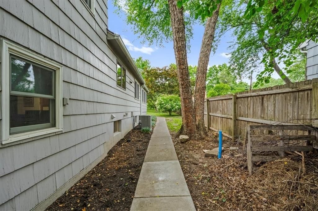 6221 Delmar Street — photo 22