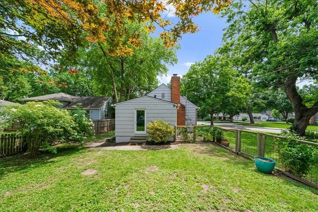 6221 Delmar Street — photo 24