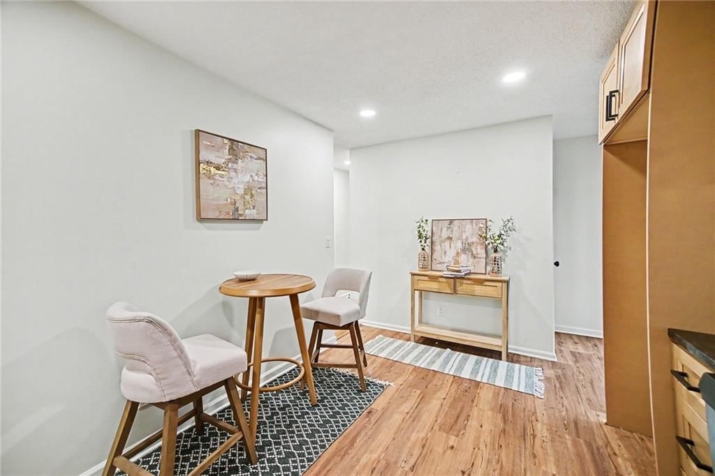11700 Beacon Avenue — photo 9