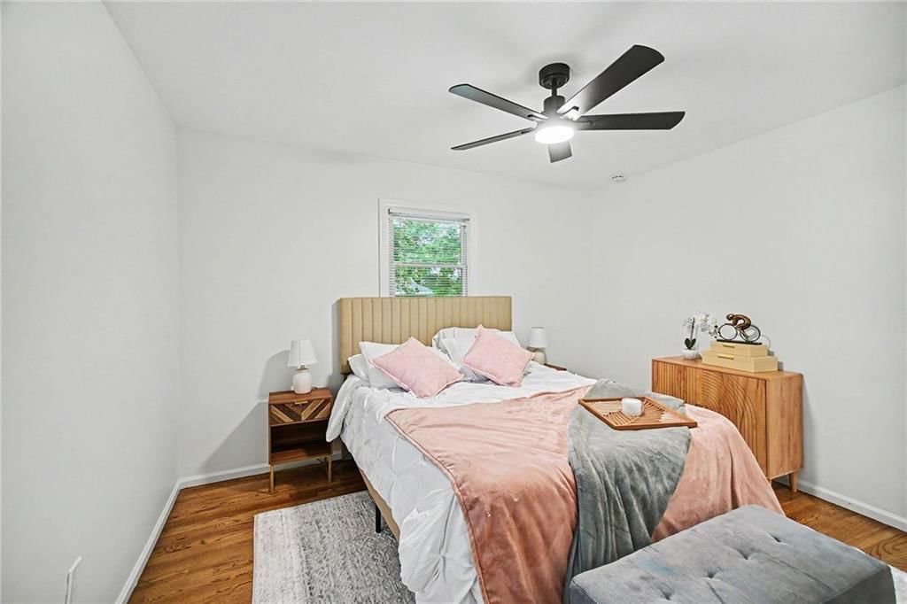 11700 Beacon Avenue — photo 15