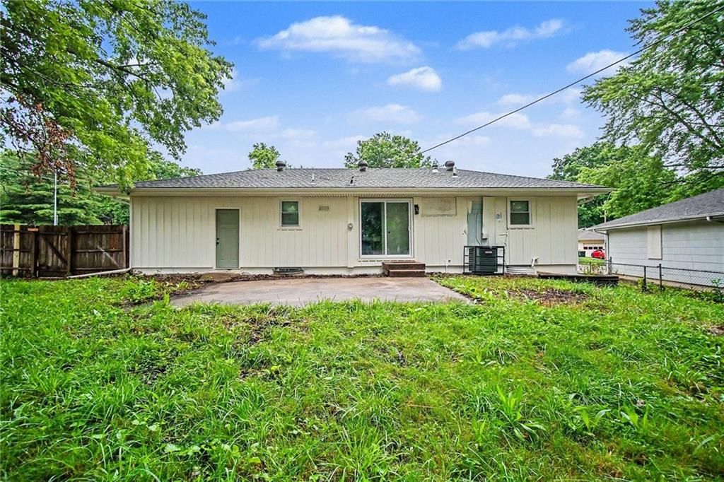 11700 Beacon Avenue — photo 25