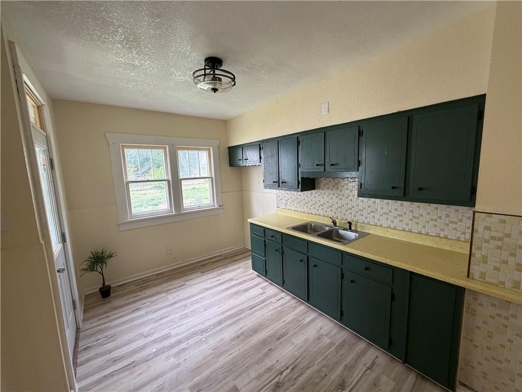 2907 Felix Street — photo 8