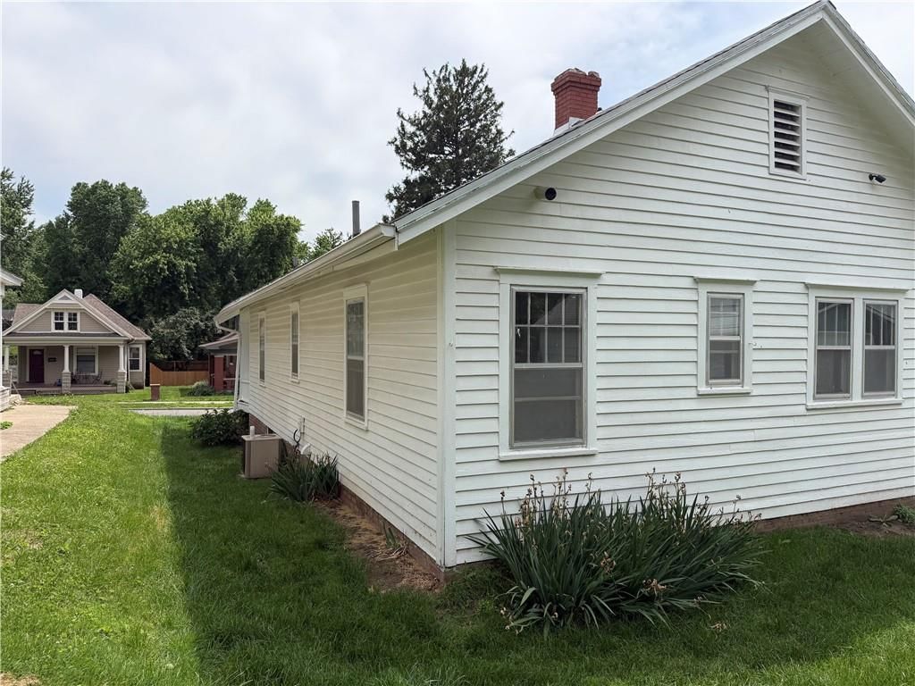 2907 Felix Street — photo 15