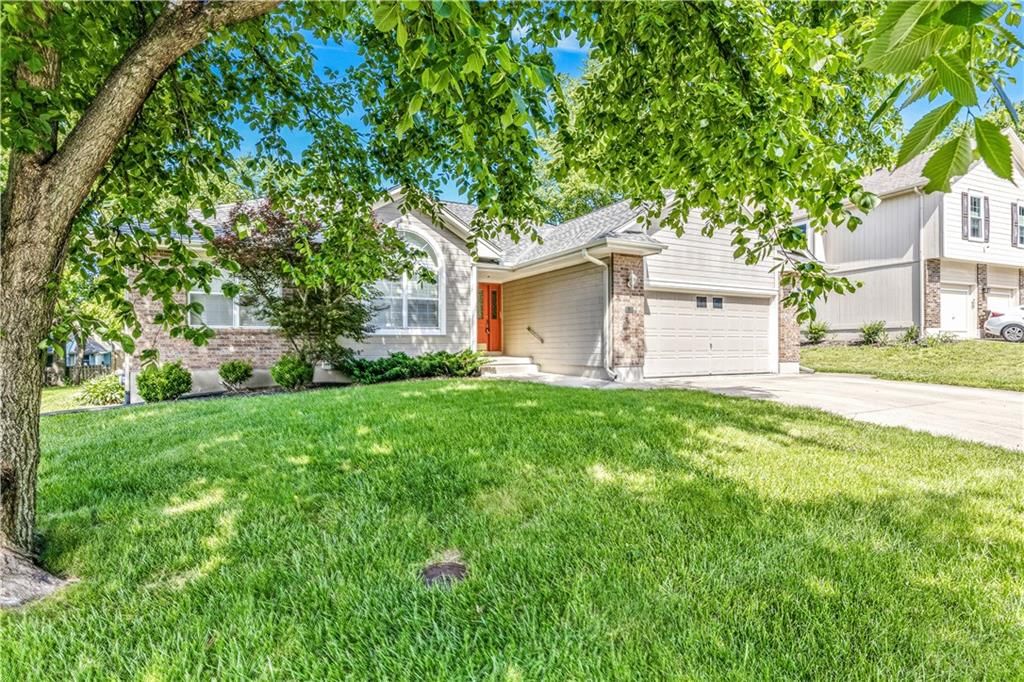 3320 HANTHORN Avenue — photo 1
