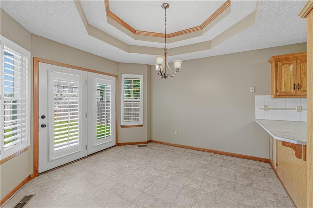 3320 HANTHORN Avenue — photo 9