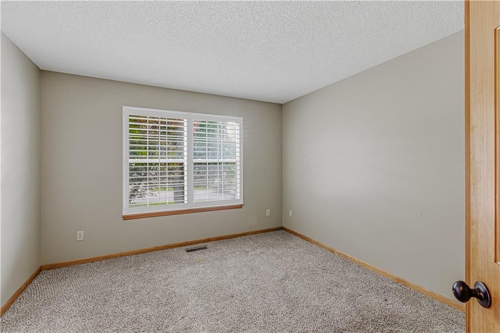 3320 HANTHORN Avenue — photo 18