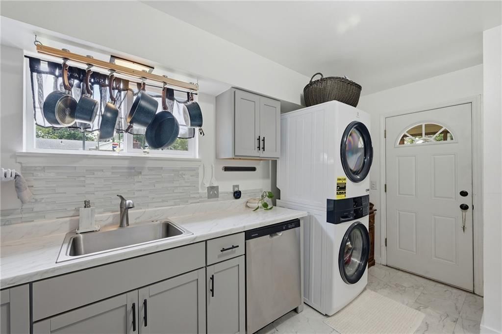 2318 E Zora Street — photo 5