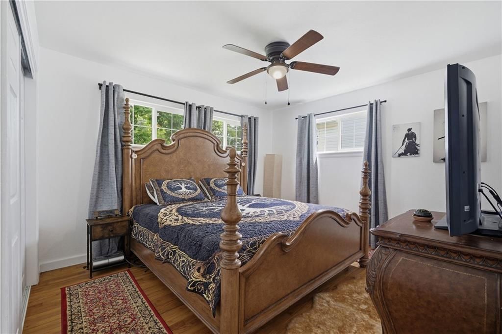 2318 E Zora Street — photo 10