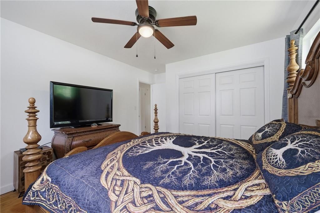 2318 E Zora Street — photo 11