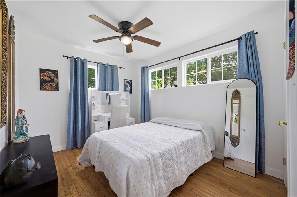 2318 E Zora Street — photo 12