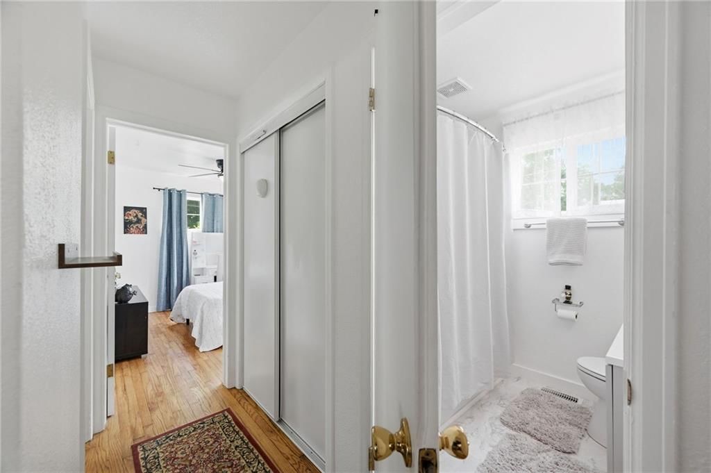 2318 E Zora Street — photo 14