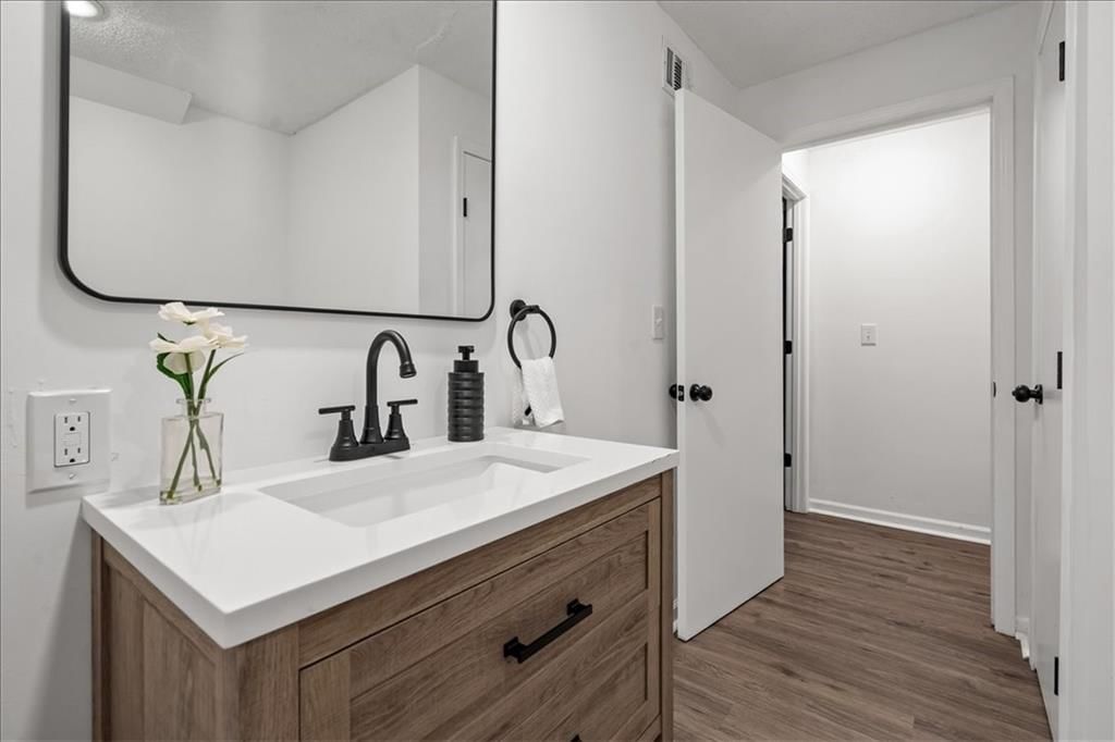 8009 E 96th Street — photo 27