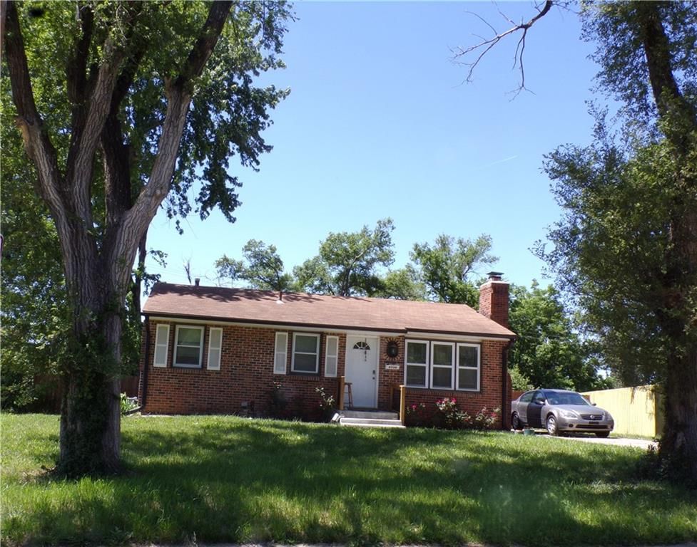 4330 Laurel Avenue — photo 1
