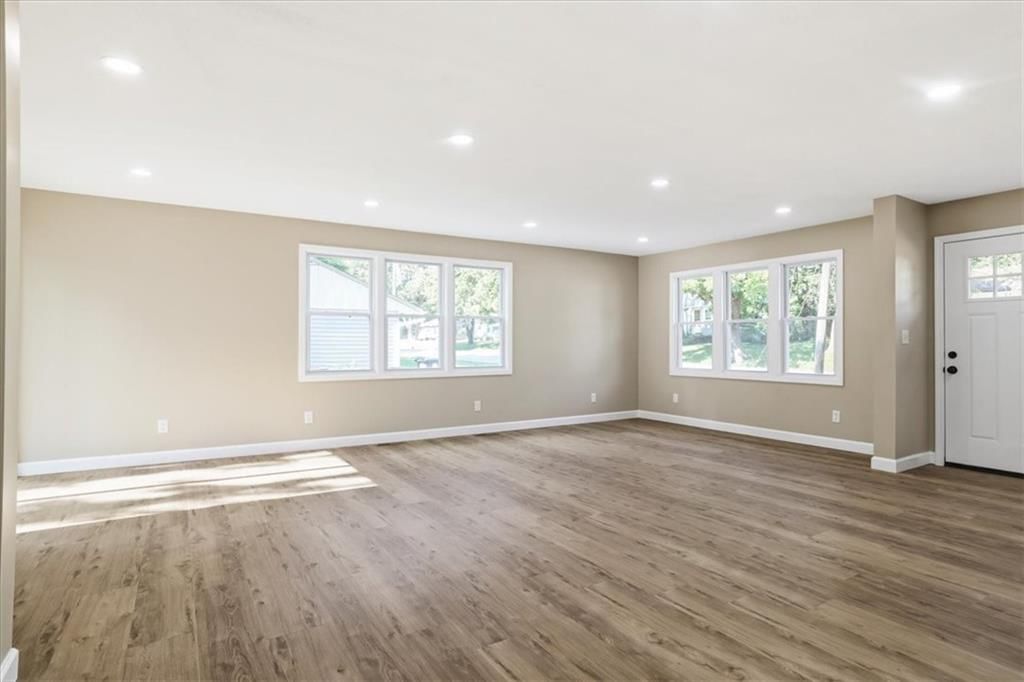 106 Baldwin Street — photo 3