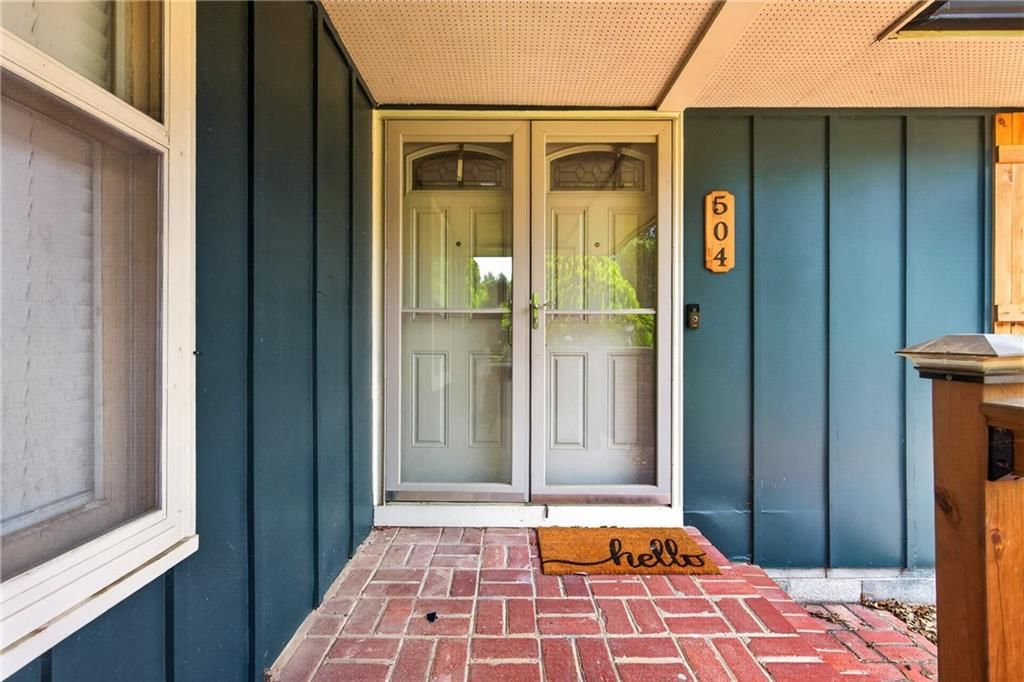 504 Sunset Circle — photo 4