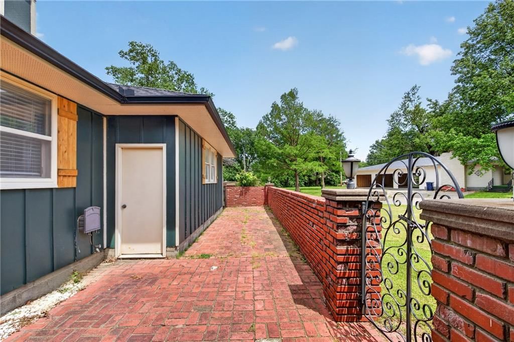 504 Sunset Circle — photo 5