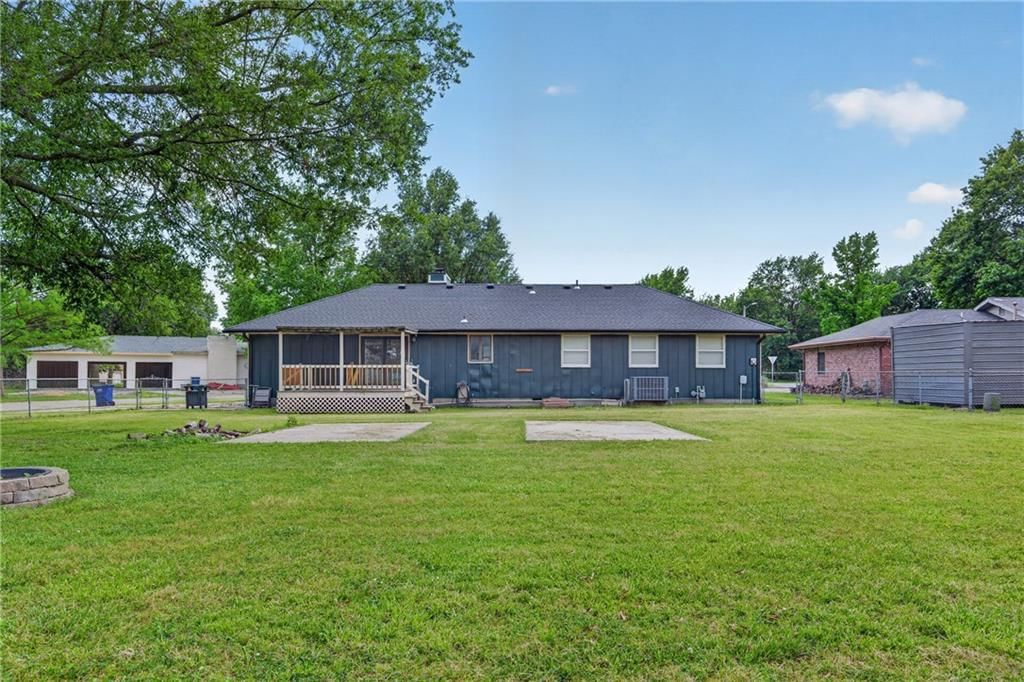 504 Sunset Circle — photo 31