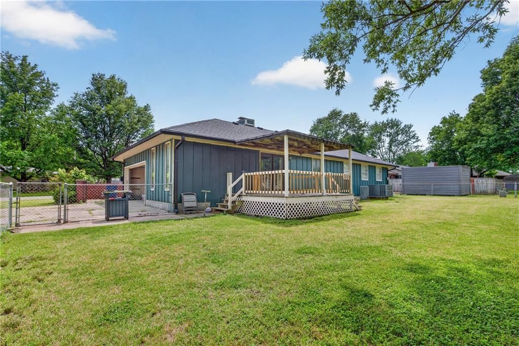 504 Sunset Circle — photo 32