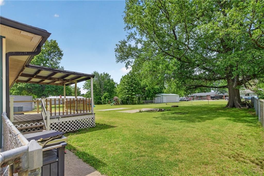 504 Sunset Circle — photo 35