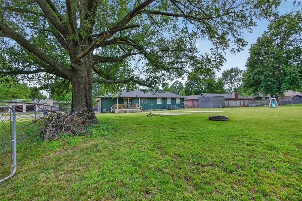 504 Sunset Circle — photo 36