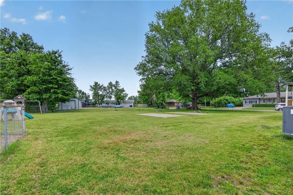504 Sunset Circle — photo 38