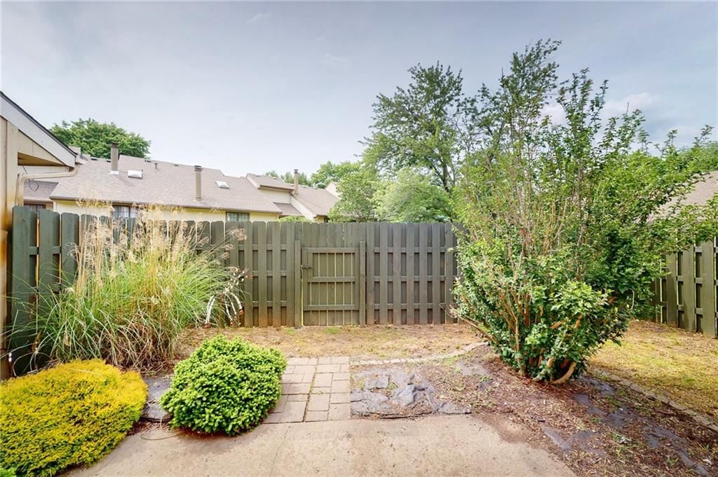 12204 Charlotte Street — photo 7