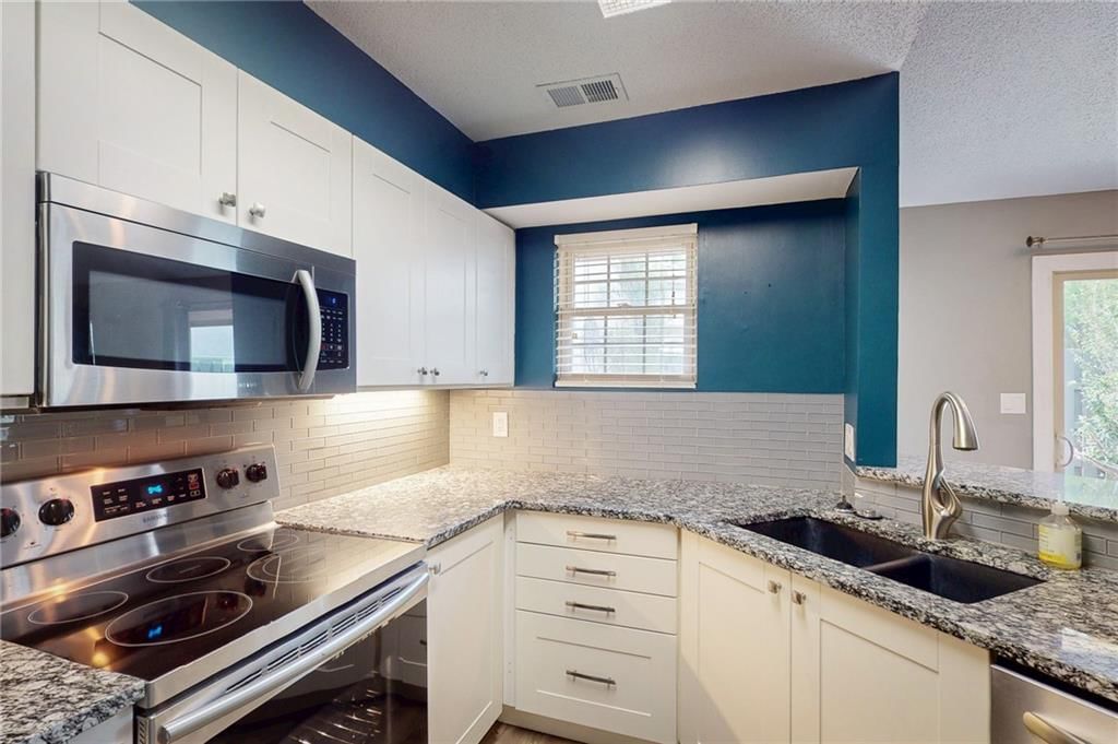 12204 Charlotte Street — photo 20