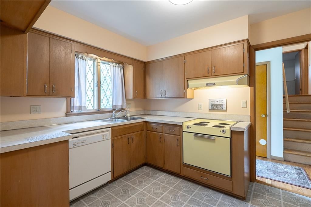 8916 W 71st Street — photo 10
