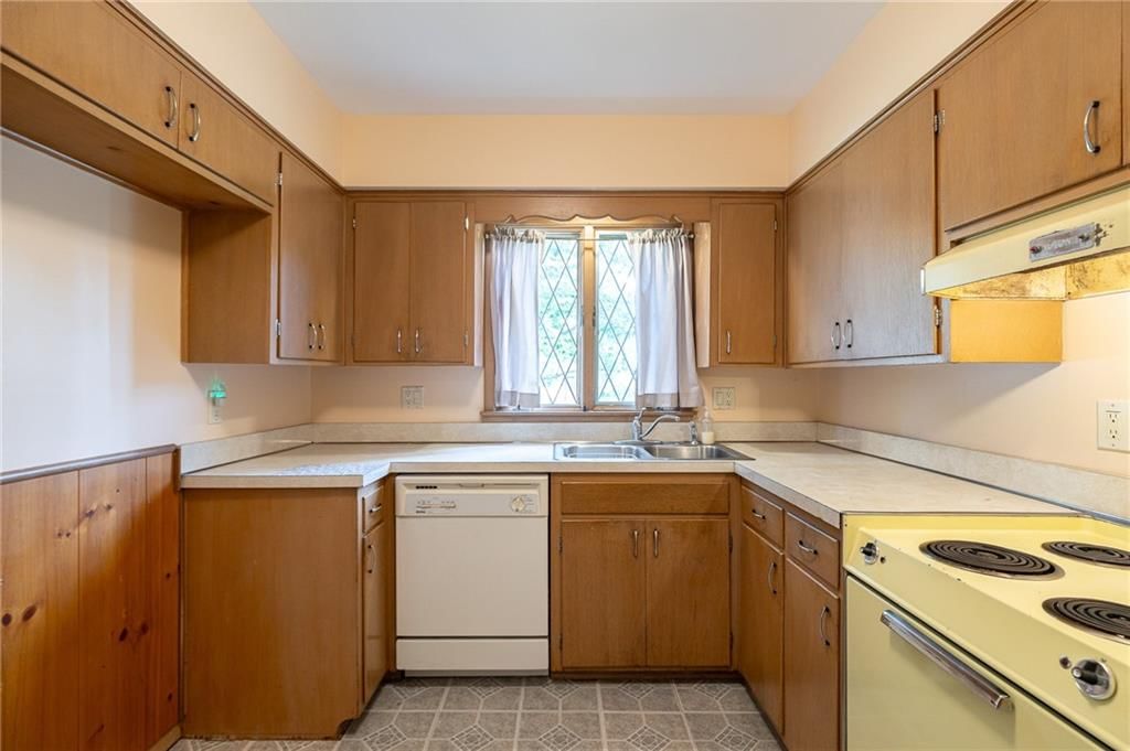 8916 W 71st Street — photo 11