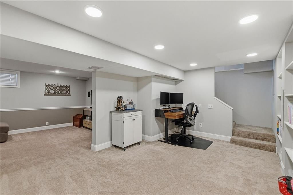 9529 Eby Street — photo 30
