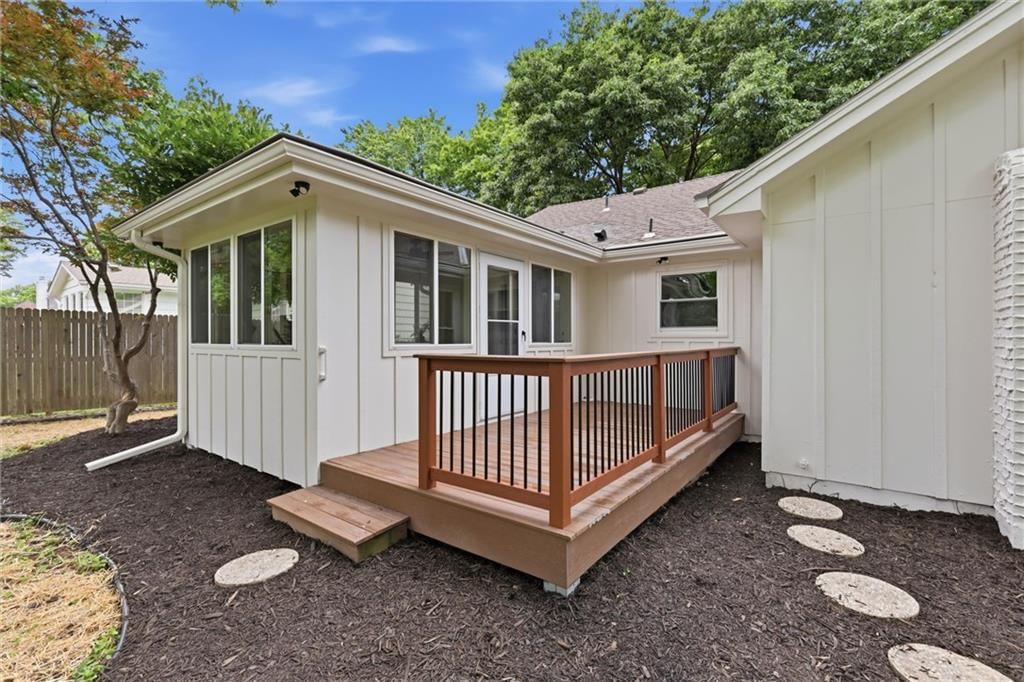 7523 W 98th Terrace — photo 37
