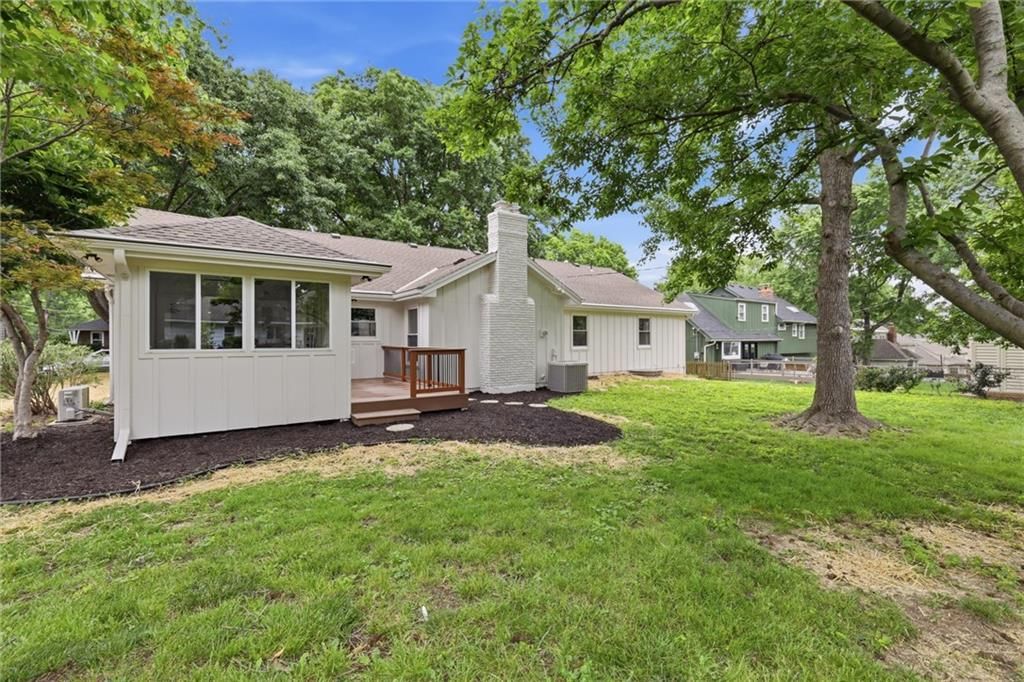 7523 W 98th Terrace — photo 40