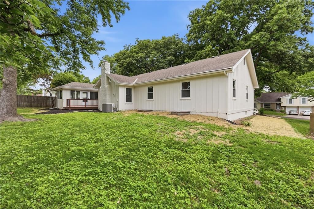 7523 W 98th Terrace — photo 41