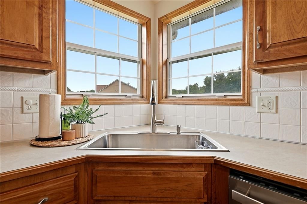 14648 LaQuinta Drive — photo 15