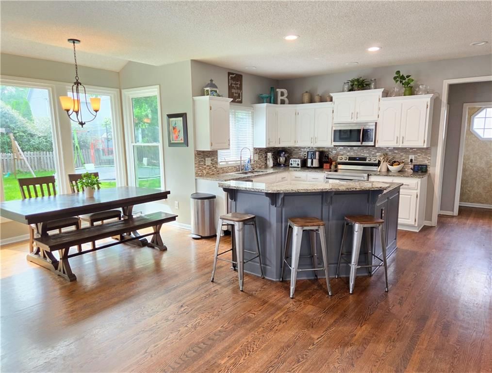 5320 Round Prairie Street — photo 7