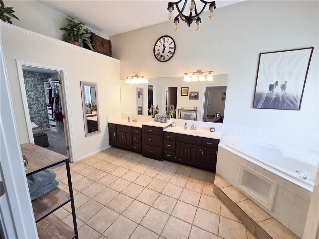 5320 Round Prairie Street — photo 15