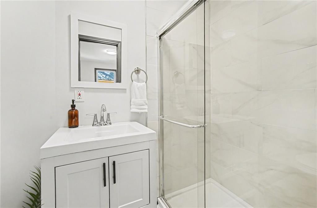 5243 Lyon Avenue — photo 14