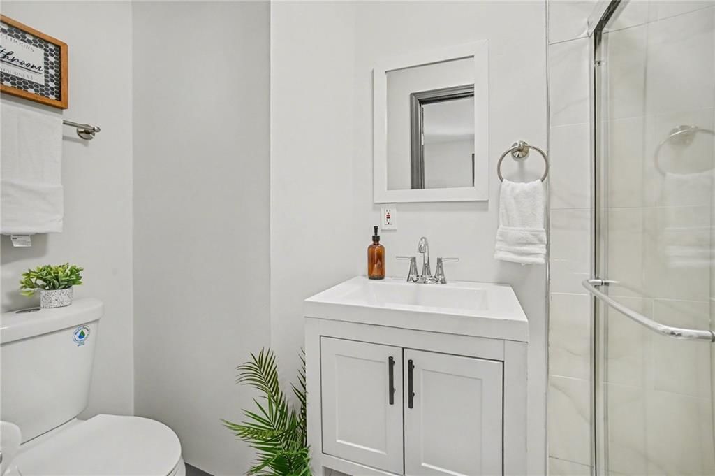 5243 Lyon Avenue — photo 15