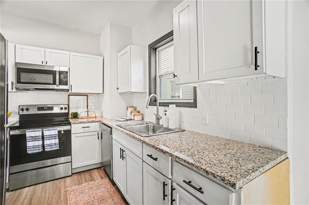 5243 Lyon Avenue — photo 18