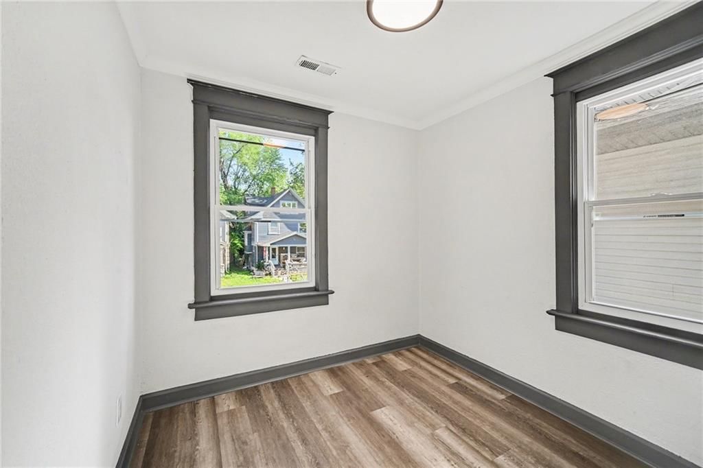 5243 Lyon Avenue — photo 21