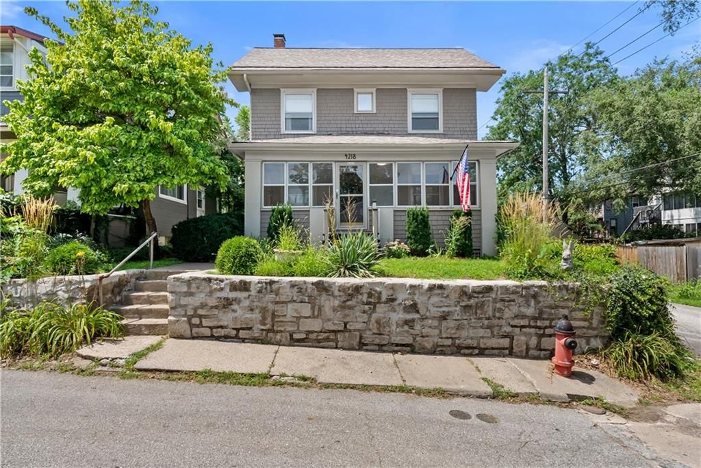 4218 Greenwood Place — photo 1