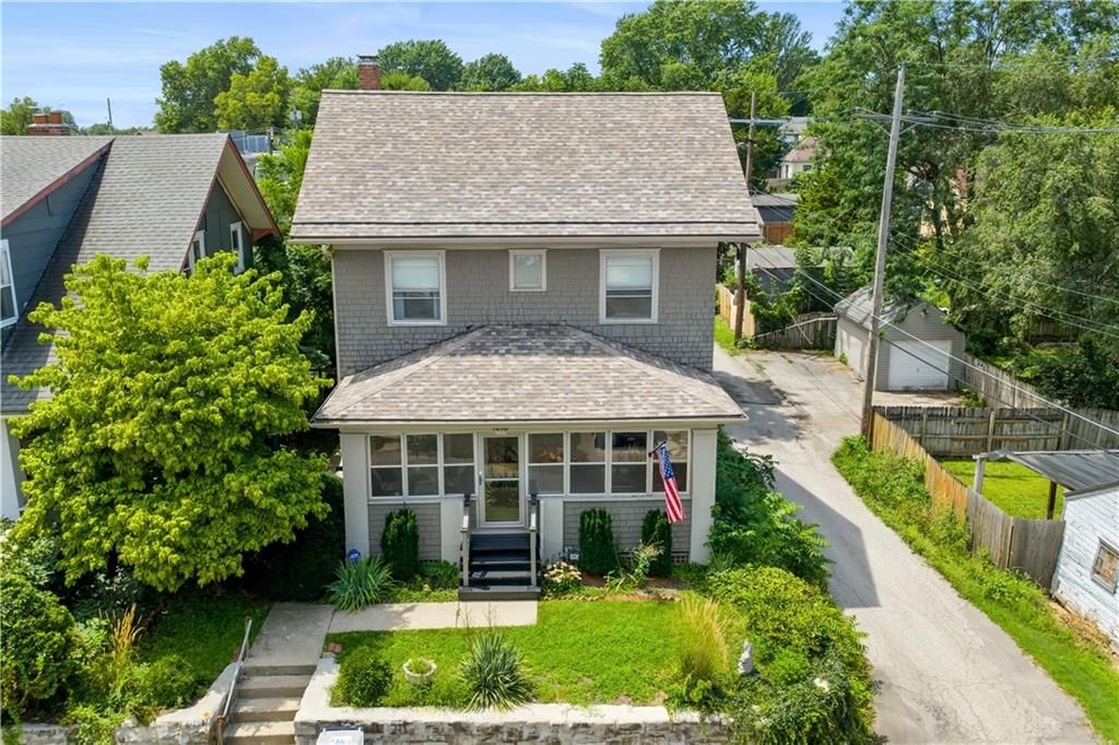 4218 Greenwood Place — photo 2