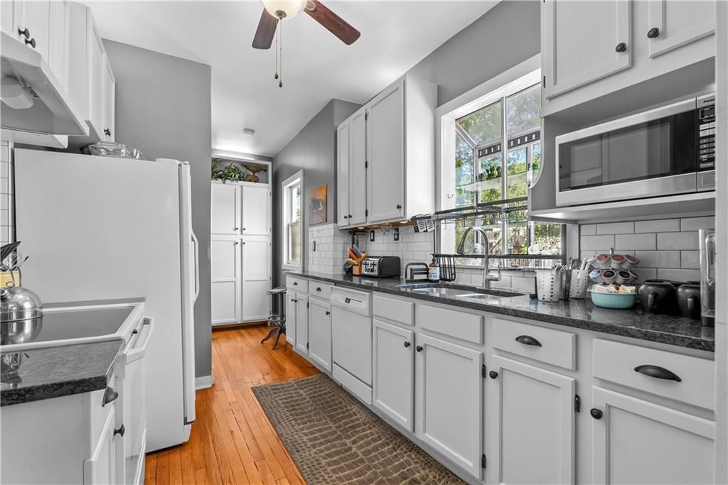 4218 Greenwood Place — photo 12