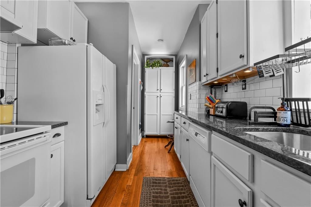 4218 Greenwood Place — photo 14